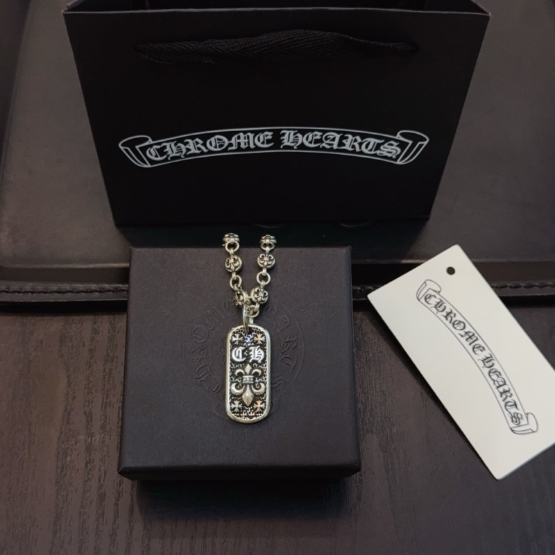 Ch*0me He**ts necklaces